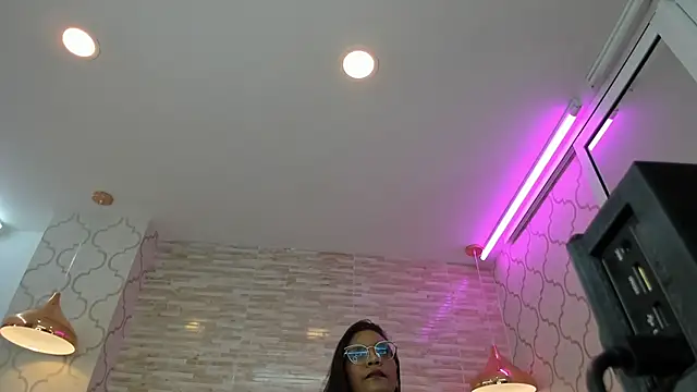 Snapshot of ZoeSmitth chatting on 29, 10, 2025 ZoeSmitth online show from 29, 10, 2025