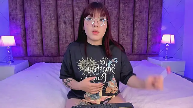 Fluffy Bubble21 online show from 21, 2, 2025