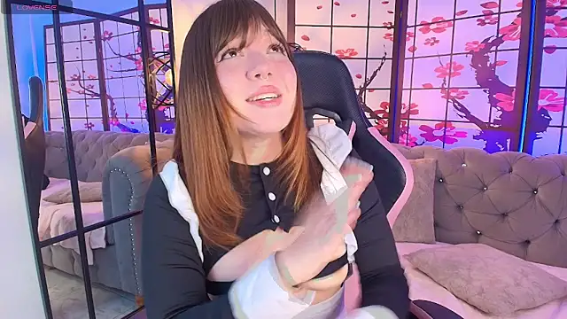 Fluffy Bubble21 online show from 8, 3, 2026