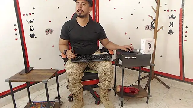 Snapshot of KalethBigDick chatting on 5, 2, 2025 KalethBigDick online show from 5, 2, 2025