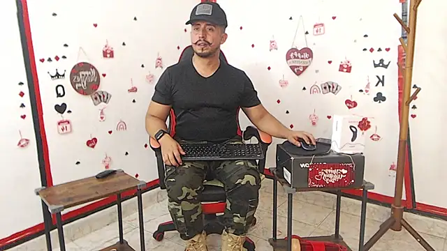 Snapshot of KalethBigDick chatting on 11, 2, 2025 KalethBigDick online show from 11, 2, 2025