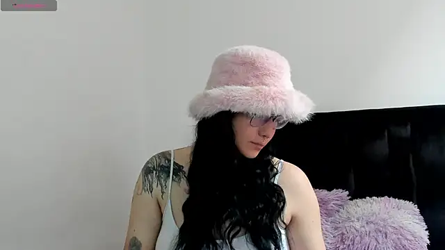 Snapshot of Naomi-Misaki chatting on 2, 10, 2025 Naomi-Misaki online show from 2, 10, 2025