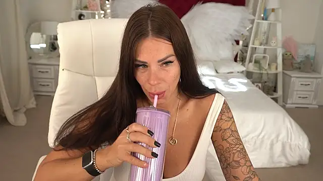 Snapshot of IsabellaFoxyy chatting on 27, 9, 2025 IsabellaFoxyy online show from 27, 9, 2025
