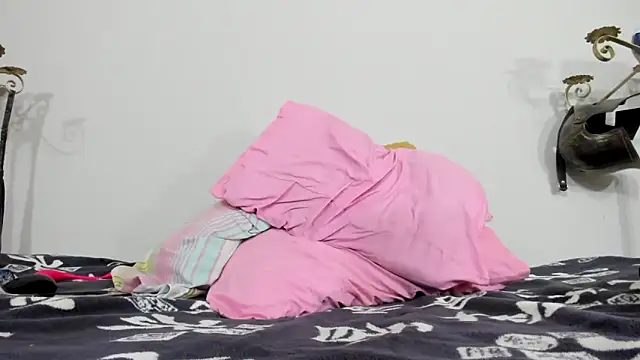 AlejoKhalifa  online show from 19, 1, 2025