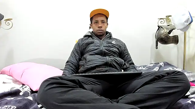 AlejoKhalifa  online show from 23, 2, 2025