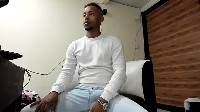 AlejoKhalifa  online show from 1, 3, 2025