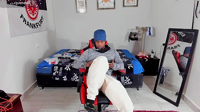 AlejoKhalifa  online show from 25, 11, 2025