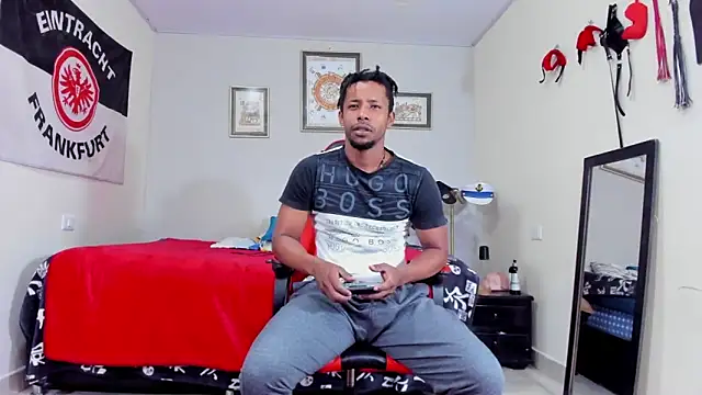 AlejoKhalifa  online show from 3, 12, 2025