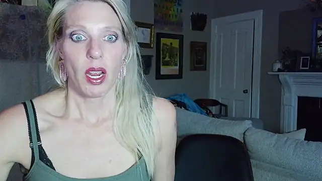 Glamazonx online show from 22, 4, 2026