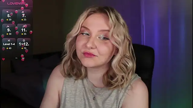 Snapshot of sensual_girrrl chatting on 24, 9, 2025 sensual girrrl online show from 24, 9, 2025