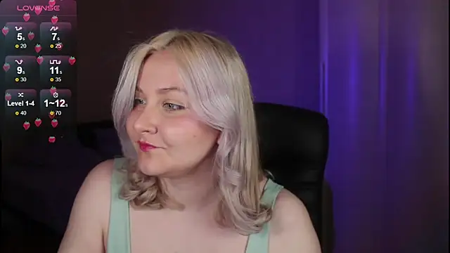 Snapshot of sensual_girrrl chatting on 19, 10, 2025 sensual girrrl online show from 19, 10, 2025