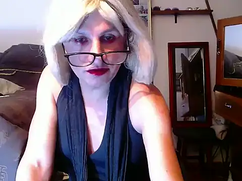 Snapshot of LorenJade chatting on 18, 6, 2026 LorenJade online show from 18, 6, 2026