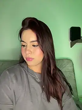 Zarah Blare online show from 12, 12, 2024