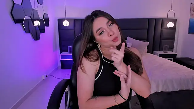 Snapshot of EloisaOlivero chatting on 1, 3, 2025 EloisaOlivero online show from 1, 3, 2025