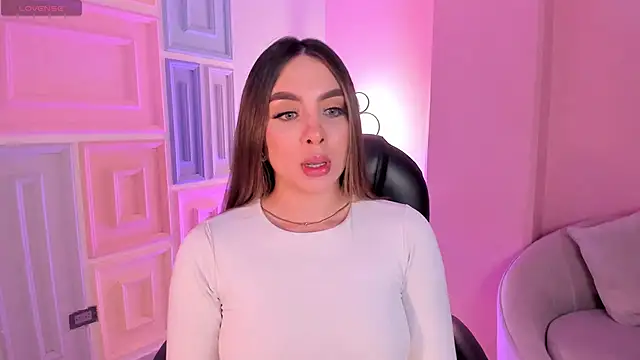 Snapshot of EloisaOlivero chatting on 15, 9, 2025 EloisaOlivero online show from 15, 9, 2025