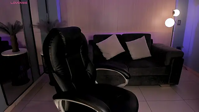 Snapshot of EloisaOlivero chatting on 6, 10, 2025 EloisaOlivero online show from 6, 10, 2025