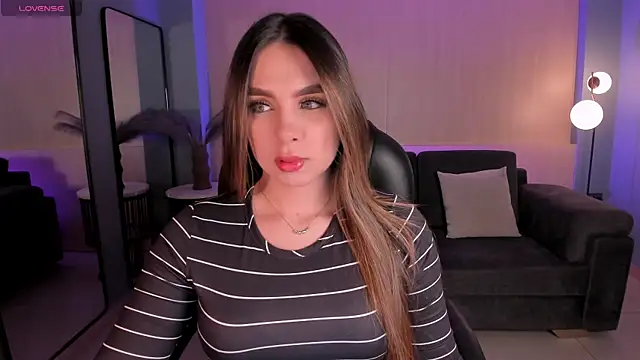 Snapshot of EloisaOlivero chatting on 11, 10, 2025 EloisaOlivero online show from 11, 10, 2025