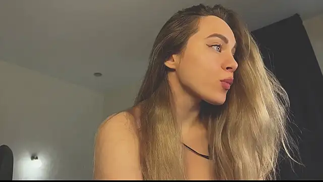 hotexclusive  online show from 7, 3, 2025