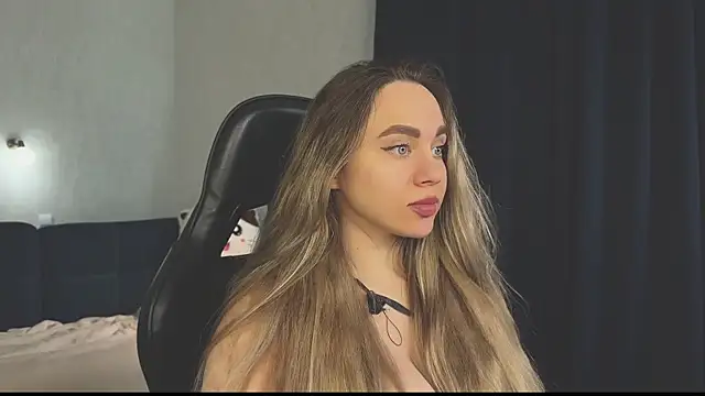 hotexclusive  online show from 7, 3, 2025