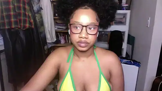 Snapshot of goddessdaisysky chatting on 26, 9, 2025 goddessdaisysky online show from 26, 9, 2025
