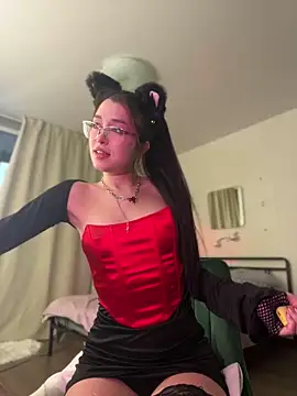 Snapshot of Evangeline_Lawrence_ chatting on 8, 12, 2024 Evangeline Lawrence online show from 8, 12, 2024