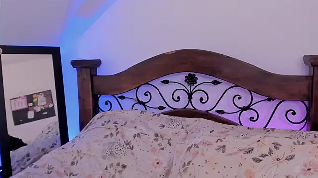 noemi foxxx online show from 2, 12, 2024