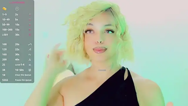 Emmaa Saenz  online show from 15, 3, 2026