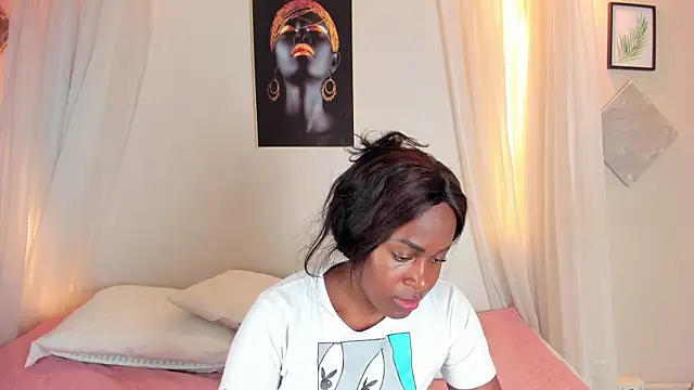 Kenia Montez online show from 18, 1, 2025