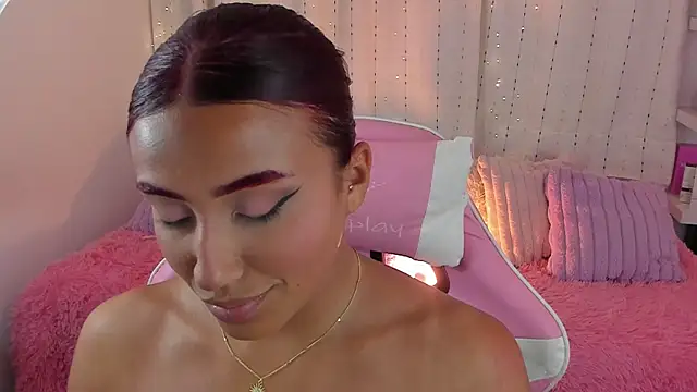 Snapshot of veronicaxx69 chatting on 19, 9, 2025 veronicaxx69 online show from 19, 9, 2025