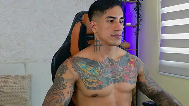 Snapshot of AdanReilly chatting on 8, 2, 2025 AdanReilly online show from 8, 2, 2025