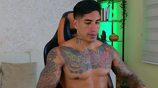 Snapshot of AdanReilly chatting on 15, 3, 2025 AdanReilly online show from 15, 3, 2025