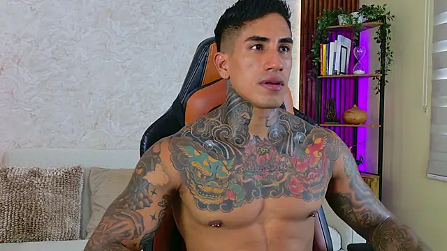 Snapshot of AdanReilly chatting on 26, 9, 2025 AdanReilly online show from 26, 9, 2025