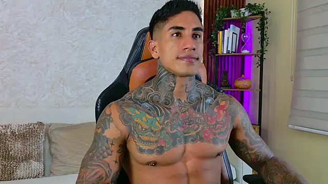 Snapshot of AdanReilly chatting on 30, 9, 2025 AdanReilly online show from 30, 9, 2025