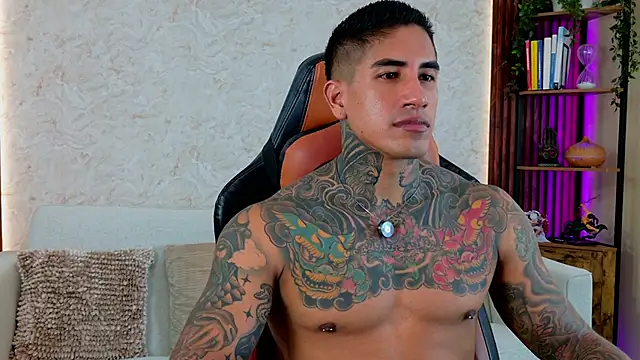 Snapshot of AdanReilly chatting on 8, 6, 2026 AdanReilly online show from 8, 6, 2026