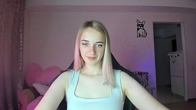 Snapshot of RouseReed chatting on 22, 6, 2026 RouseReed online show from 22, 6, 2026