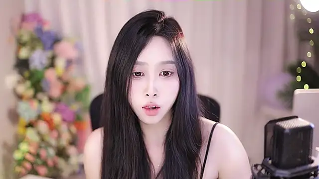 Snapshot of SleepArtist chatting on 7, 2, 2025 SleepArtist online show from 7, 2, 2025