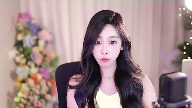 Snapshot of SleepArtist chatting on 12, 2, 2025 SleepArtist online show from 12, 2, 2025