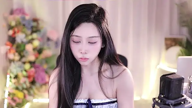 Snapshot of SleepArtist chatting on 27, 2, 2025 SleepArtist online show from 27, 2, 2025