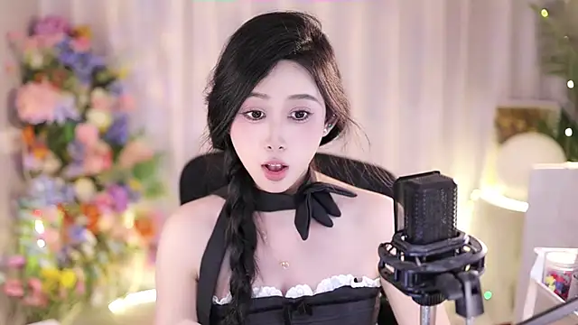 Snapshot of SleepArtist chatting on 2, 3, 2025 SleepArtist online show from 2, 3, 2025