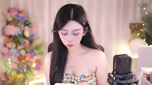 Snapshot of SleepArtist chatting on 4, 3, 2025 SleepArtist online show from 4, 3, 2025