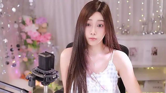 Snapshot of SleepArtist chatting on 14, 9, 2025 SleepArtist online show from 14, 9, 2025