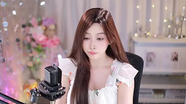 Snapshot of SleepArtist chatting on 10, 10, 2025 SleepArtist online show from 10, 10, 2025