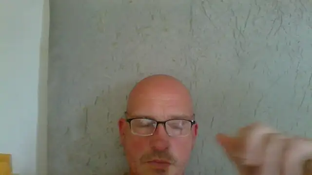 Snapshot of mrtickle0025 chatting on 9, 6, 2026 mrtickle0025 online show from 9, 6, 2026