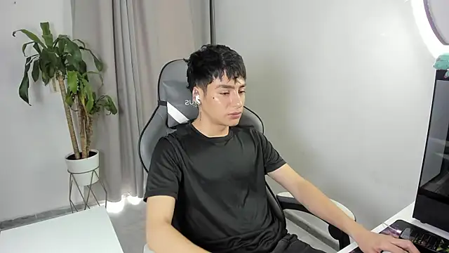 sebas rose online show from 12, 4, 2026