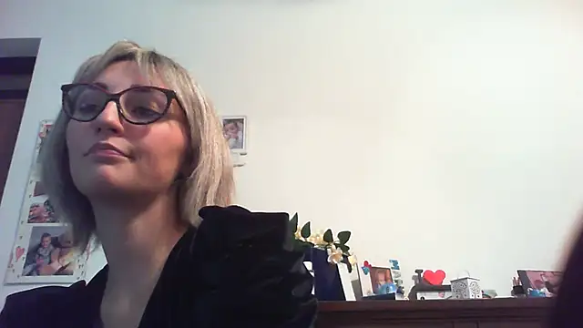 Snapshot of sexy_blondie92 chatting on 3, 1, 2025 sexy blondie92 online show from 3, 1, 2025