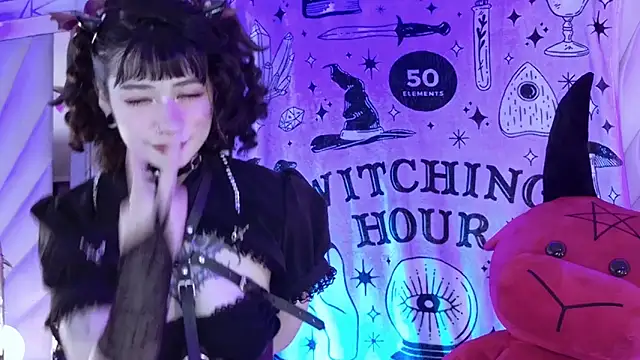 zephirahabney online show from 1, 11, 2025