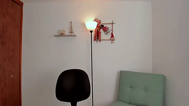 Snapshot of Lilabril chatting on 9, 12, 2024 Lilabril online show from 9, 12, 2024