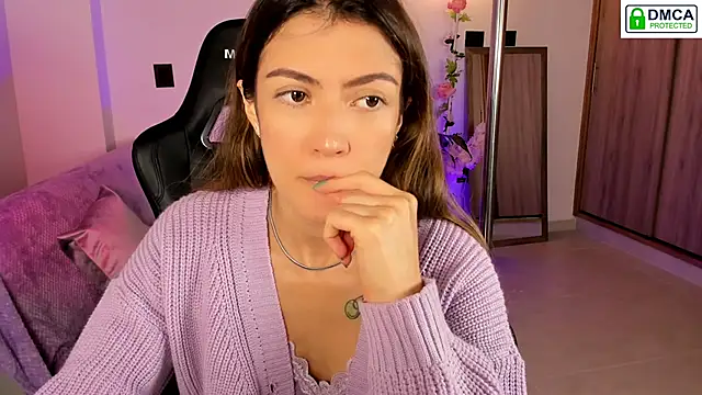 Snapshot of Lilabril chatting on 8, 9, 2025 Lilabril online show from 8, 9, 2025