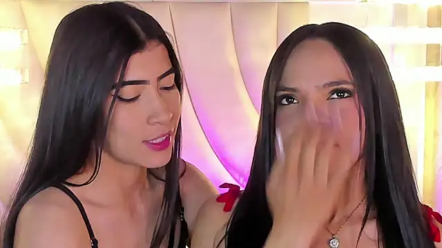Snapshot of siara_and_zoe chatting on 27, 6, 2026 siara and zoe online show from 27, 6, 2026