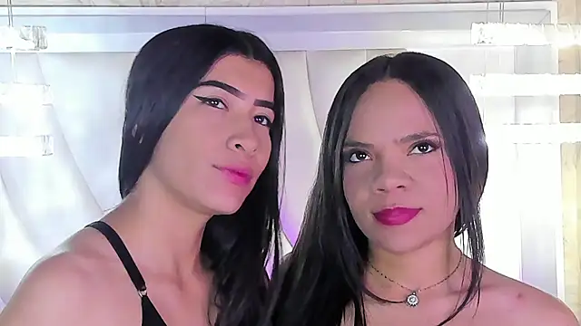 Snapshot of siara_and_zoe chatting on 23, 7, 2026 siara and zoe online show from 23, 7, 2026
